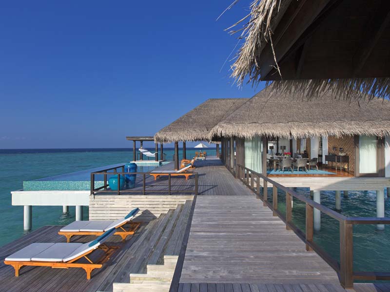 双卧室水上泳池别墅 gallery images