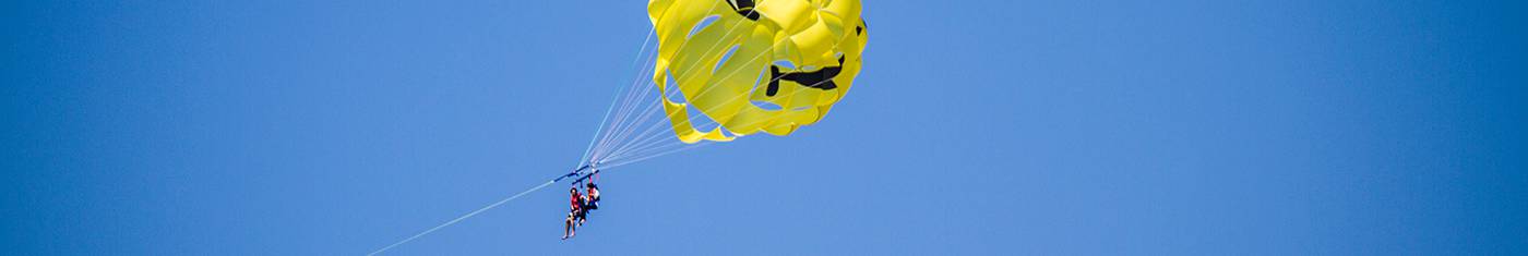 Stunning view of Para gliding activity in Maldives sky