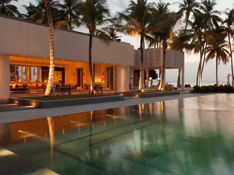 The White Bar gallery images